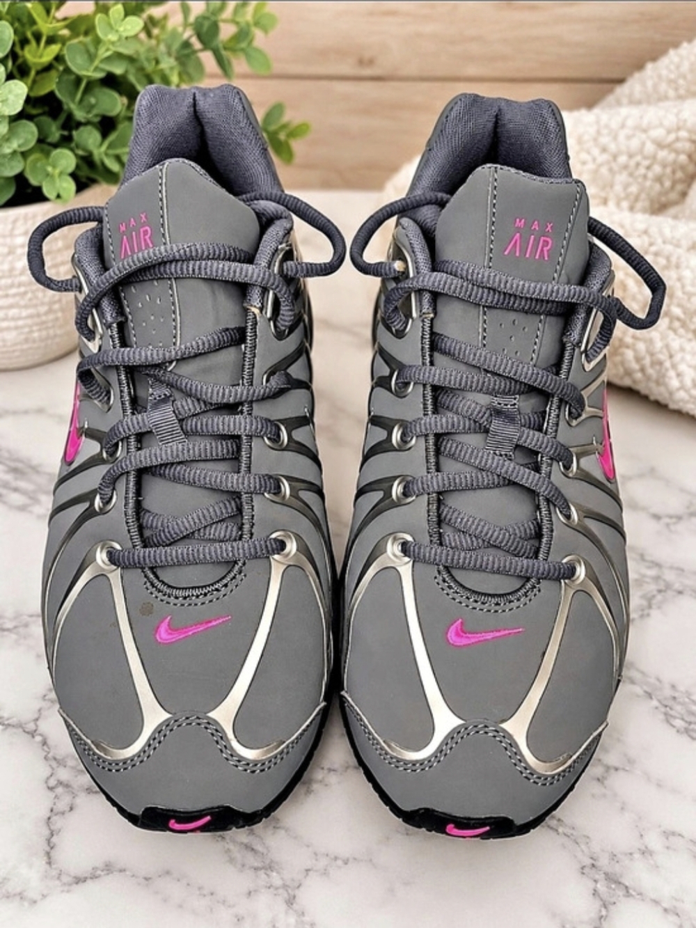 Nike Air Max Motion 2 Sneakers Gray & Pink Women's US 10